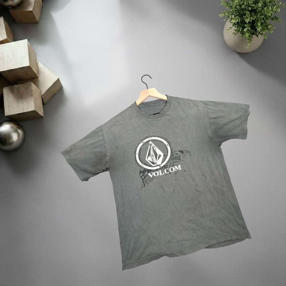 Vintage Volcom Graphic T-Shirt Grey Distressed Skater Grunge Y2K Boxy Fit